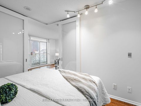 Photo 15 at 906 - 18 Yonge Street, Waterfront Communities C1, Toronto