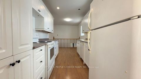 Photo 6 at 108 Kozlov Street, Sunnidale, Barrie