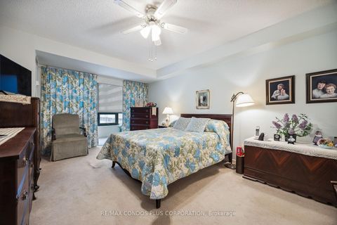 Photo 14 at 902 - 62 Wellesley Street W, Bay Street Corridor, Toronto