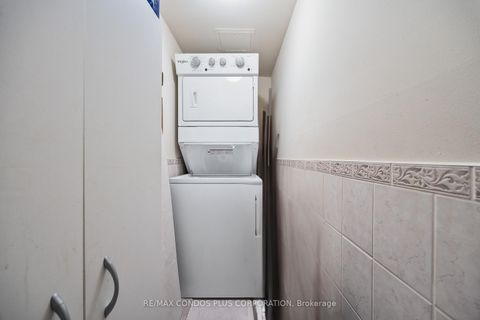 Photo 21 at 902 - 62 Wellesley Street W, Bay Street Corridor, Toronto