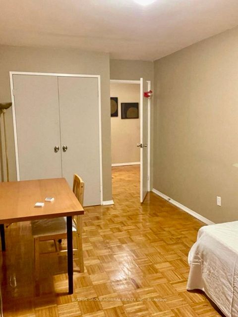 Photo 11 at 14 - 23 Four Winds Drive, York University Heights, Toronto