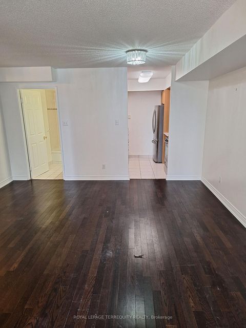 Photo 8 at 601 - 256 Doris Avenue, Willowdale East, Toronto