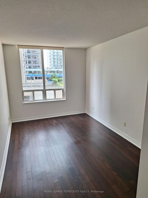 Photo 9 at 601 - 256 Doris Avenue, Willowdale East, Toronto