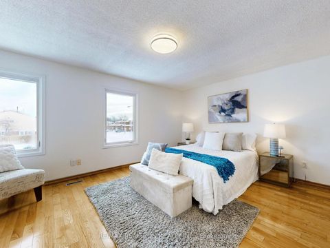 Photo 22 at 30 Eagleview Crescent, Steeles, Toronto