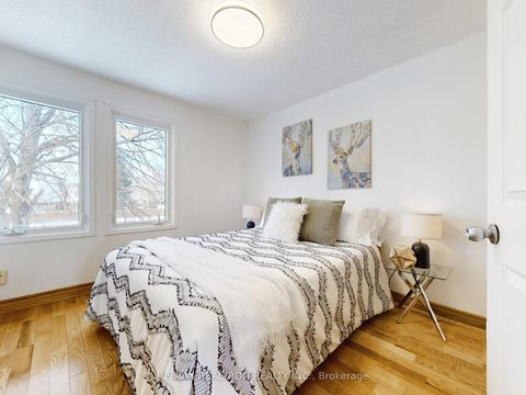 Photo 31 at 30 Eagleview Crescent, Steeles, Toronto