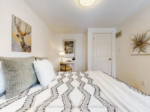 Photo 33 at 30 Eagleview Crescent, Steeles, Toronto