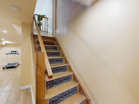 Photo 37 at 30 Eagleview Crescent, Steeles, Toronto