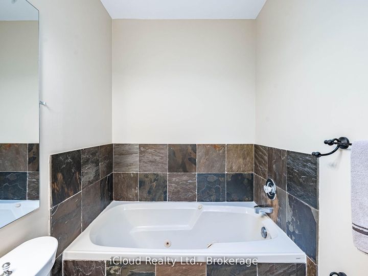 Photo 25 at 16 - 1100 Queens Avenue, CP College Park, Oakville