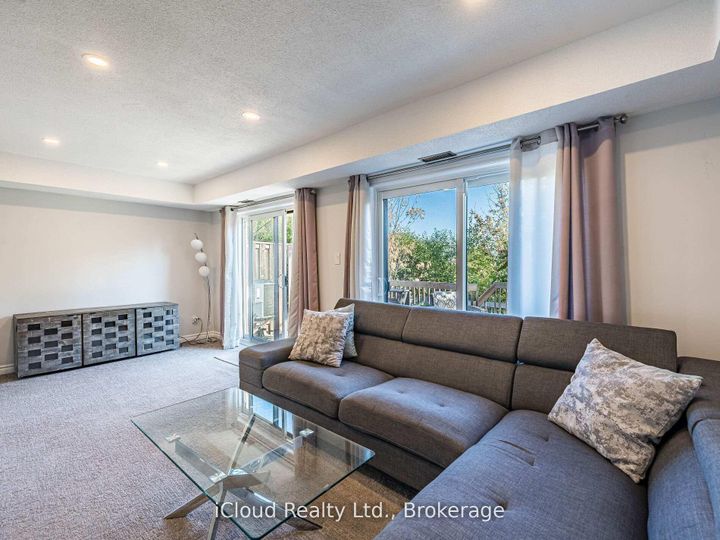 Photo 34 at 16 - 1100 Queens Avenue, CP College Park, Oakville