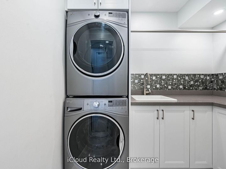 Photo 38 at 16 - 1100 Queens Avenue, CP College Park, Oakville