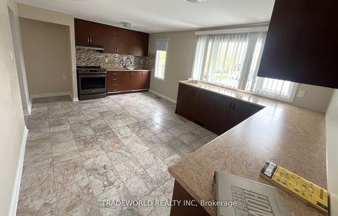 Photo 13 at 7465 Bybrook Drive, Malton, Mississauga