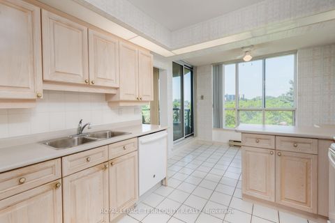 Photo 19 at 629 - 10 Guildwood Parkway, Guildwood, Toronto