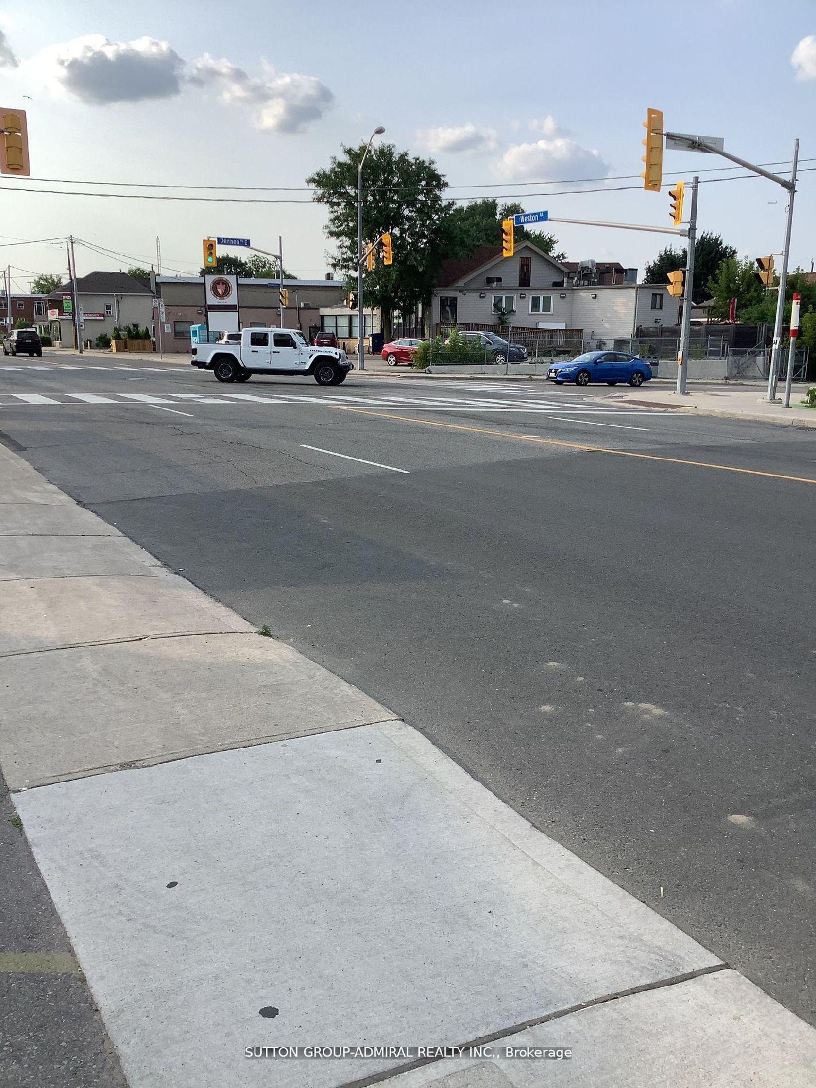 1634 Weston Road W, Weston, Toronto photo number 2