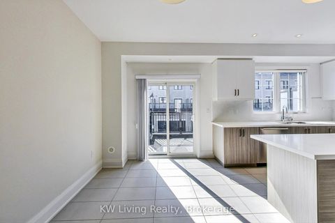 Photo 10 at TH7 - 390 Highway 7, Doncrest, Richmond Hill