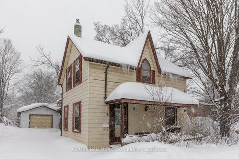 Photo 0 at 4 East Street, Wellington, Barrie