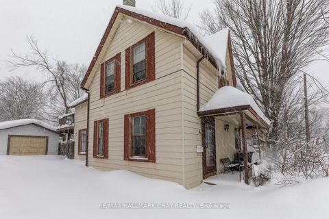 Photo 2 at 4 East Street, Wellington, Barrie