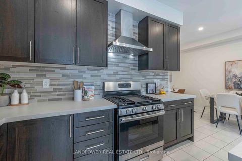 Photo 11 at 85 Bawden Drive, Rural Richmond Hill, Richmond Hill