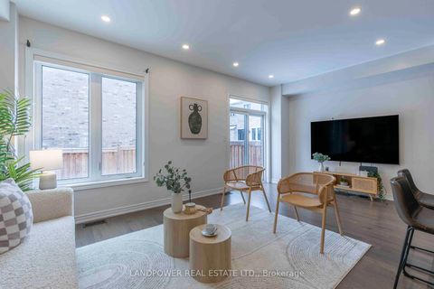 Photo 14 at 85 Bawden Drive, Rural Richmond Hill, Richmond Hill