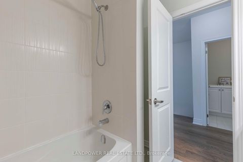 Photo 32 at 85 Bawden Drive, Rural Richmond Hill, Richmond Hill