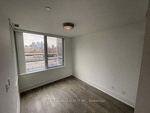 Photo 10 at 723 - 1 Edgewater Drive, Waterfront Communities C8, Toronto