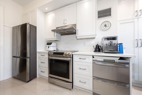 Photo 8 at 210 - 10 Old York Mills Road, York Mills, Toronto