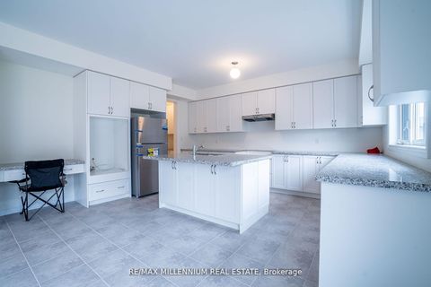 Photo 12 at 1640 Corsal Court, Alcona, Innisfil