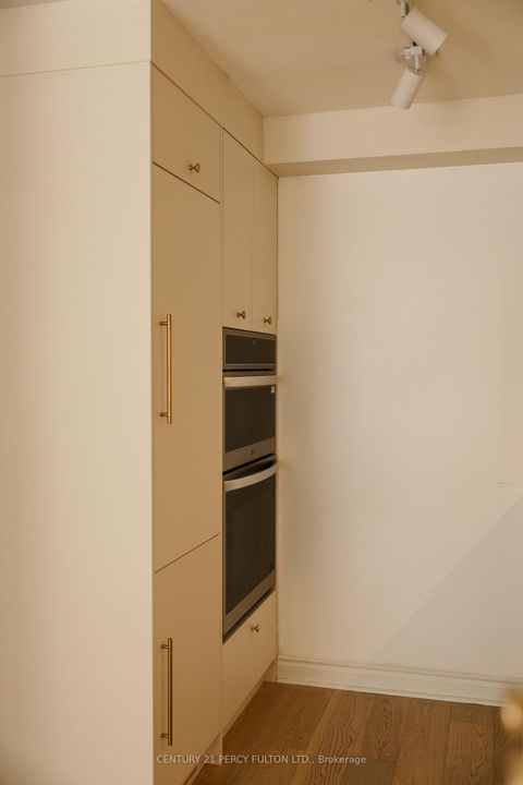 Photo 6 at 302 - 1 Ripley Avenue, Swansea, Toronto