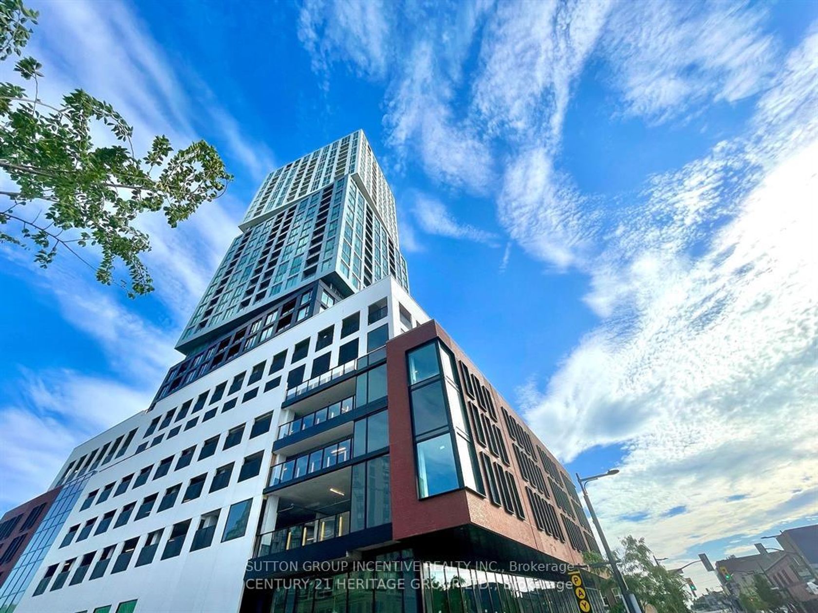 802 - 39 Mary Street, City Centre, Barrie photo number 2