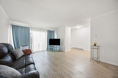 Photo 2 at 242 Milestone Crescent, Aurora Village, Aurora