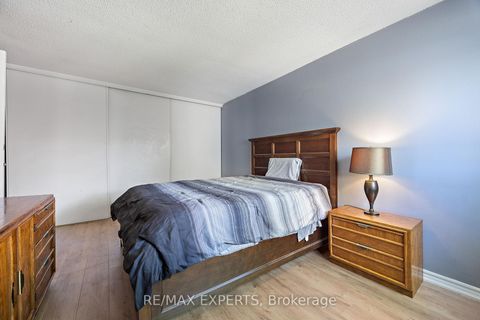 Photo 11 at 242 Milestone Crescent, Aurora Village, Aurora