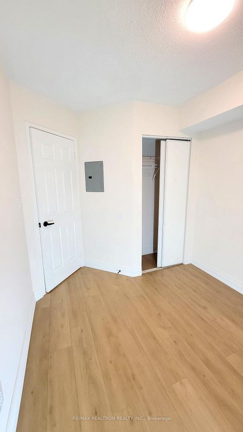 Photo 11 at 90 - 65 Turntable Crescent, Junction, Toronto