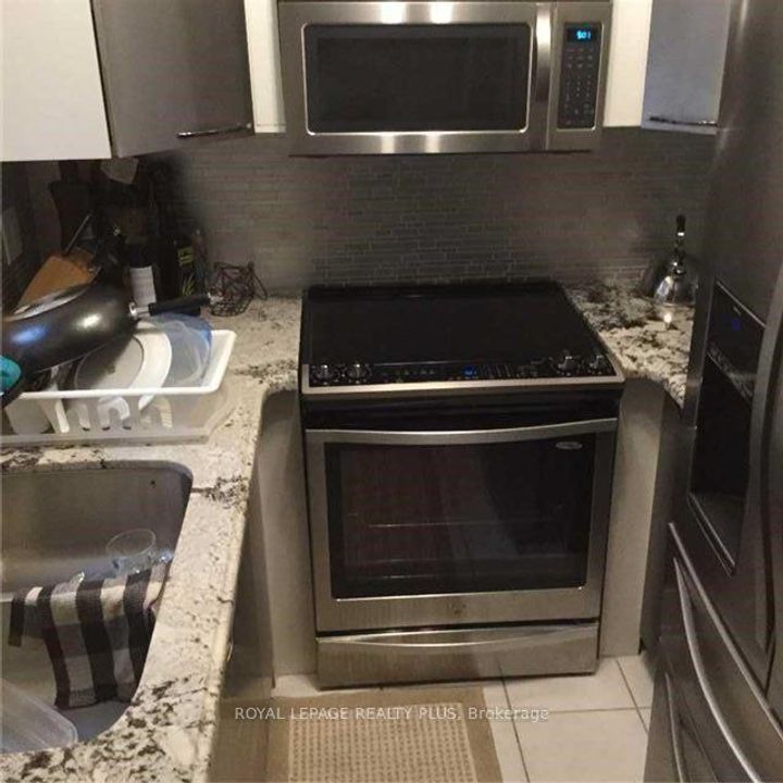 Photo 7 at 36 Eli Shackleton Court, West Hill, Toronto