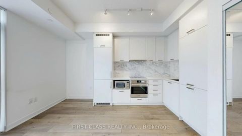 Photo 2 at 603 - 10 Honeycrisp Crescent, Vaughan Corporate Centre, Vaughan