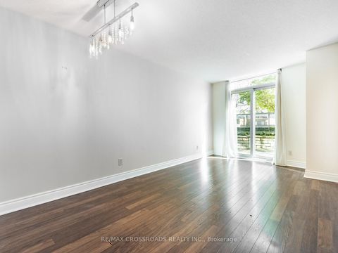 Photo 13 at 324 - 25 Greenview Avenue, Newtonbrook West, Toronto