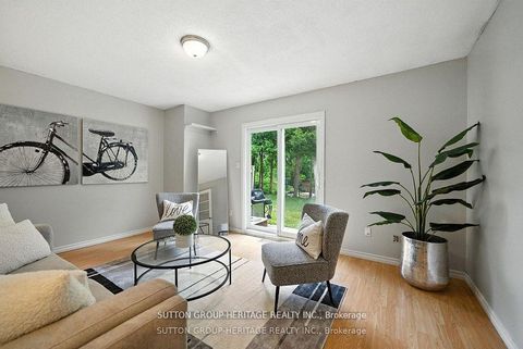 Photo 5 at 29 - 601 Galahad Drive, Eastdale, Oshawa