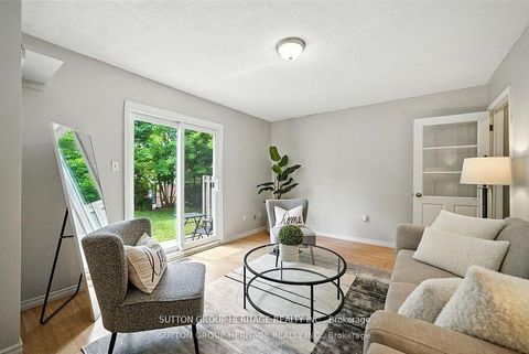 Photo 9 at 29 - 601 Galahad Drive, Eastdale, Oshawa