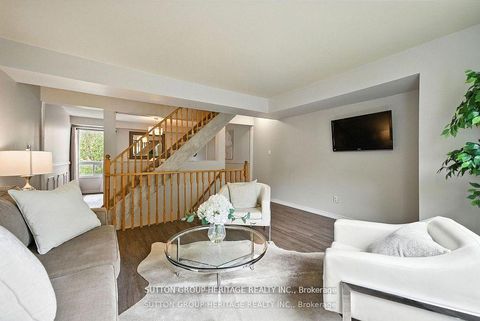 Photo 13 at 29 - 601 Galahad Drive, Eastdale, Oshawa