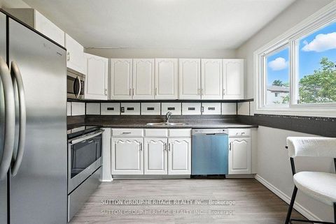 Photo 18 at 29 - 601 Galahad Drive, Eastdale, Oshawa