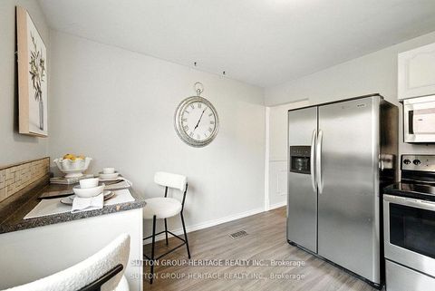 Photo 19 at 29 - 601 Galahad Drive, Eastdale, Oshawa