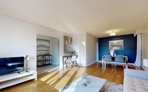 Photo 7 at 331 Boisdale Avenue, Harding, Richmond Hill