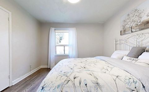 Photo 16 at 331 Boisdale Avenue, Harding, Richmond Hill