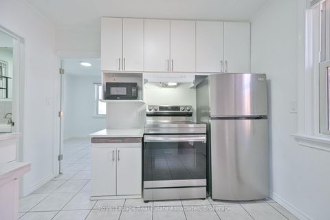 Photo 6 at 20 East Drive, Smythe, Toronto