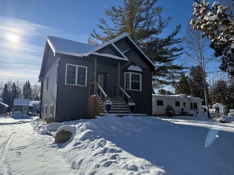 Photo 3 at 1047 LARCH Street, Rural Innisfil, Innisfil