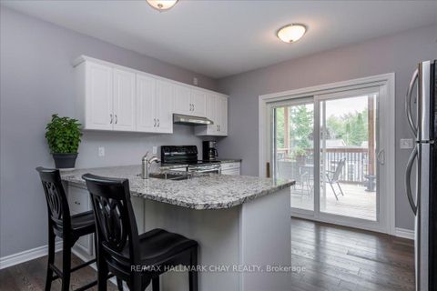 Photo 10 at 1047 LARCH Street, Rural Innisfil, Innisfil