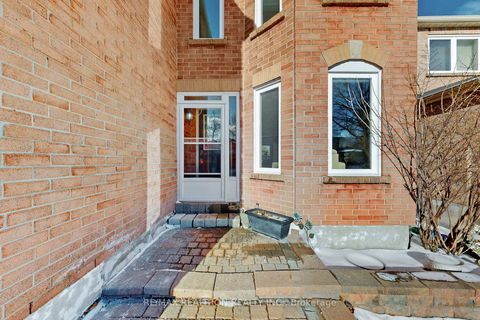 Photo 1 at 204 Chelwood Drive, Brownridge, Vaughan