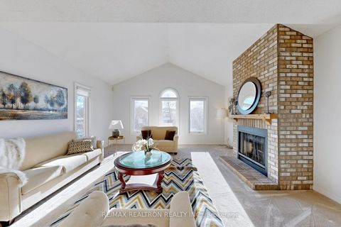 Photo 9 at 204 Chelwood Drive, Brownridge, Vaughan