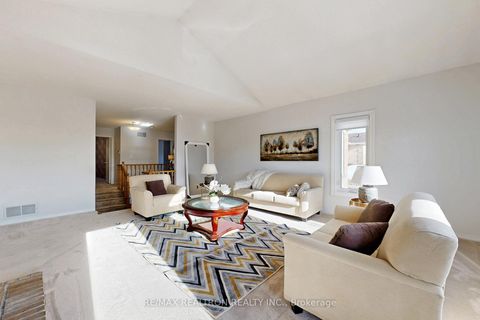 Photo 11 at 204 Chelwood Drive, Brownridge, Vaughan