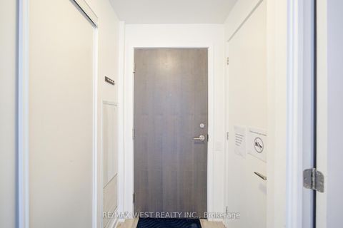 Photo 5 at 813 - 103 The Queensway W, Swansea, Toronto