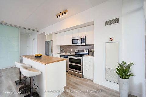 Photo 10 at 813 - 103 The Queensway W, Swansea, Toronto