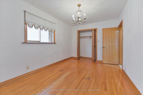 Photo 16 at 135 Jay Street, Maple Leaf, Toronto